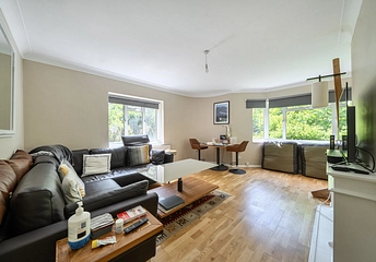 2 bedroom apartment for sale - Queens Court, Richmond, TW10 - Property View 1