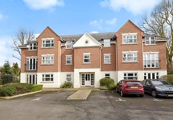 2 bedroom apartment to rent - Sidney Road, Walton-On-Thames, KT12 - Property View 1