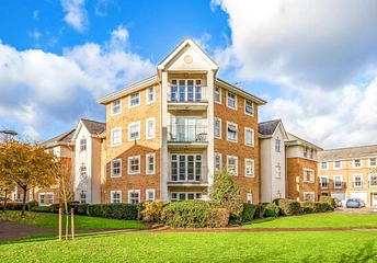 2 bedroom apartment to rent - International Way, Sunbury-on-thames, Sunbury-On-Thames, TW16 - Property View 1
