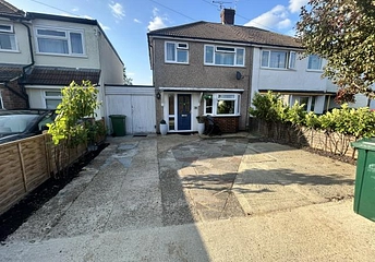 3 bedroom house to rent - Stuart Way, Staines-upon-thames, TW18 - Property View 1