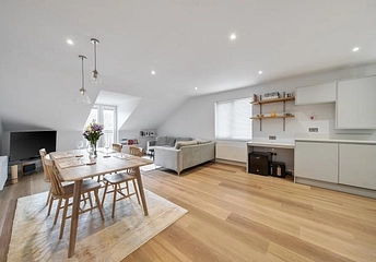 2 bedroom apartment for sale - Hollyfield Road, Surbiton, KT5 - Property View 1