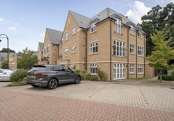 2 bedroom apartment for sale - Queenswood Crescent, Englefield Green, Egham, TW20 - Property View 1