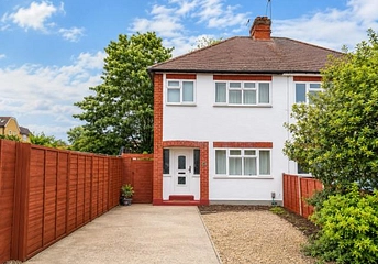 3 bedroom house for sale - Armstrong Road, Englefield Green, Egham, TW20 - Property View 1