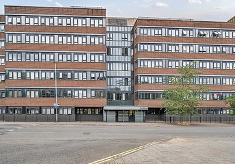 studio to rent - Farnsby Street, Swindon, Wiltshire, SN1 - Property View 1