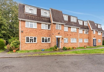 2 bedroom apartment to rent - Shelton Court, Slough, SL3 - Property View 1