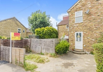 2 bedroom maisonette to rent - The Crescent, Slough, SL1 - Property View 1