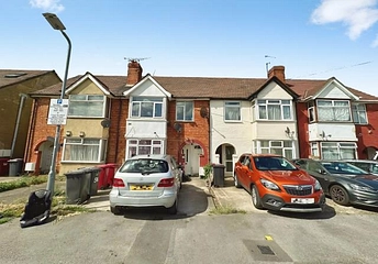 2 bedroom maisonette to rent - Lake Avenue, Slough, SL1 - Property View 1