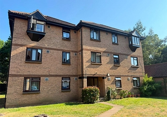 1 bedroom apartment to rent - Vicarage Way, Colnbrook, Slough, Berkshire, SL3 - Property View 1