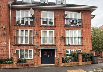 2 bedroom apartment to rent - Headington Place, Mill Street, Slough, Berkshire, SL2 - Property View 1