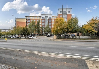 2 bedroom apartment for sale - Buckingham Avenue, Slough, SL1 - Property View 1