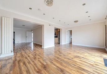4 bedroom house for sale - Cippenham Lane, Slough, SL1 - Property View 1