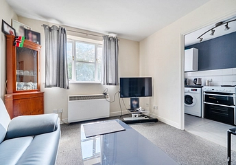 1 bedroom apartment for sale - Lovegrove Drive, Slough, Berkshire, SL2 - Property View 1