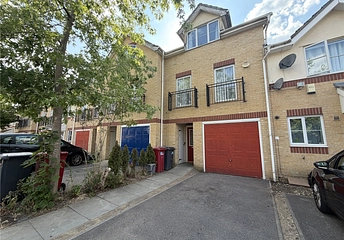 3 bedroom townhouse for sale - Chaucer Way, Slough, SL1 - Property View 1