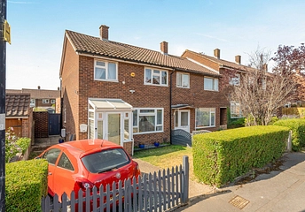 4 bedroom house for sale - Bartelotts Road, Slough, Berkshire, SL2 - Property View 1