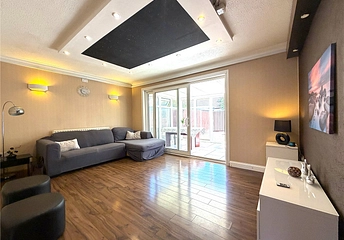 3 bedroom bungalow for sale - Holmedale, Slough, SL2 - Property View 1