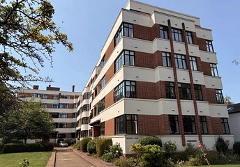 2 bedroom apartment to rent - Crescent Court, The Crescent, Surrey, KT6 - Property View 1