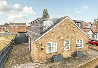 5 bedroom house for sale - Groveley Road, Sunbury-On-Thames, TW16 - Property View 1