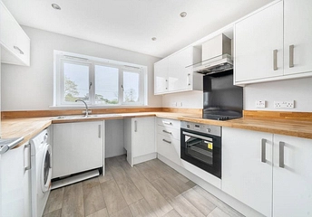 3 bedroom apartment to rent - High Street, Thatcham, RG19 - Property View 1