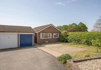 2 bedroom bungalow for sale - Exmoor Road, Thatcham, RG19 - Property View 1