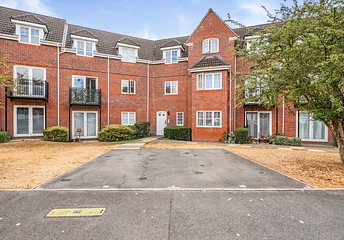 2 bedroom apartment for sale - Hawthorne Close, Thatcham, Berkshire, RG18 - Property View 1