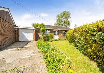 3 bedroom bungalow for sale - Hill View, Oakley, Aylesbury, HP18 - Property View 1