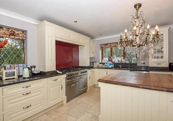 5 bedroom house to rent - Connaught Drive, Weybridge, KT13 - Property View 1