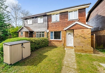 3 bedroom house for sale - Alloway Close, Woking, GU21 - Property View 1