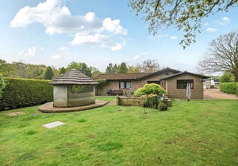4 bedroom bungalow for sale - Stafford Lake, Knaphill, Woking, Surrey, GU21 - Property View 1