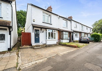 2 bedroom house for sale - Frailey Hill, Woking, Surrey, GU22 - Property View 1