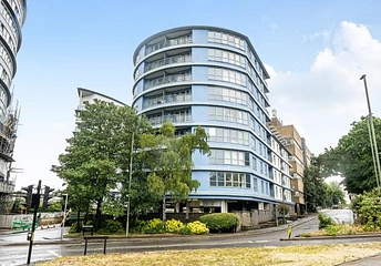2 bedroom apartment for sale - Oriental Road, Woking, GU22 - Property View 1