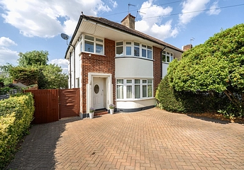 3 bedroom house for sale - Oriental Road, Woking, Surrey, GU22 - Property View 1