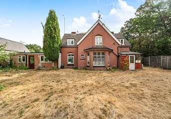 4 bedroom house for sale - Pirbright Road, Normandy, Guildford, Surrey, GU3 - Property View 1