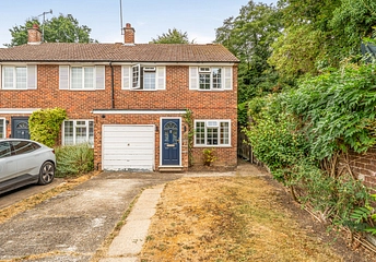 3 bedroom house for sale - Martin Way, Woking, Surrey, GU21 - Property View 1