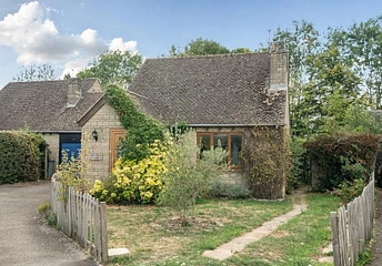 2 bedroom bungalow for sale - Hoyle Close, Witney, OX28 - Property View 1