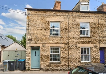 3 bedroom cottage for sale - The Crofts, Witney, OX28 - Property View 1