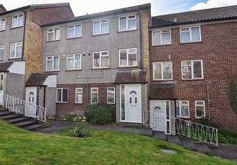 2 bedroom maisonette to rent - Desborough House, Amersham Hill, High Wycombe, HP13 - Property View 1