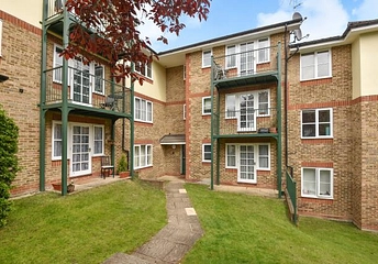 2 bedroom apartment to rent - Alexandra Park, High Wycombe, HP11 - Property View 1