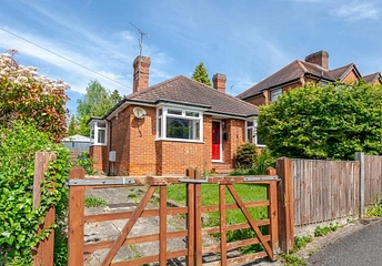 3 bedroom bungalow to rent - Philip Road, High Wycombe, HP13 - Property View 1