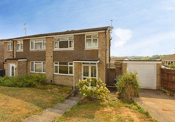 3 bedroom house to rent - Kestrel Close, High Wycombe, Buckinghamshire, HP13 - Property View 1