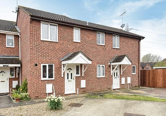 2 bedroom house to rent - Todd Close, Aylesbury, HP21 - Property View 1