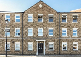 2 bedroom apartment to rent - Kingsgate, Aylesbury, HP19 - Property View 1