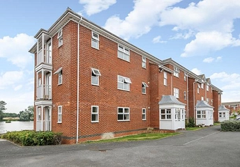 2 bedroom apartment to rent - Guillemot Way, Aylesbury, HP19 - Property View 1