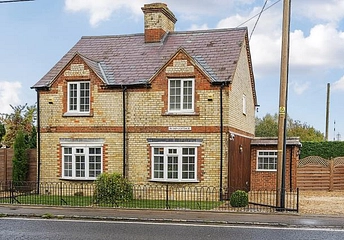 3 bedroom cottage to rent - Bicester Road, Aylesbury, HP18 - Property View 1