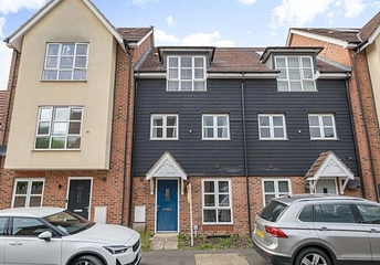 3 bedroom house to rent - Prothero Close, Aylesbury, HP21 - Property View 1